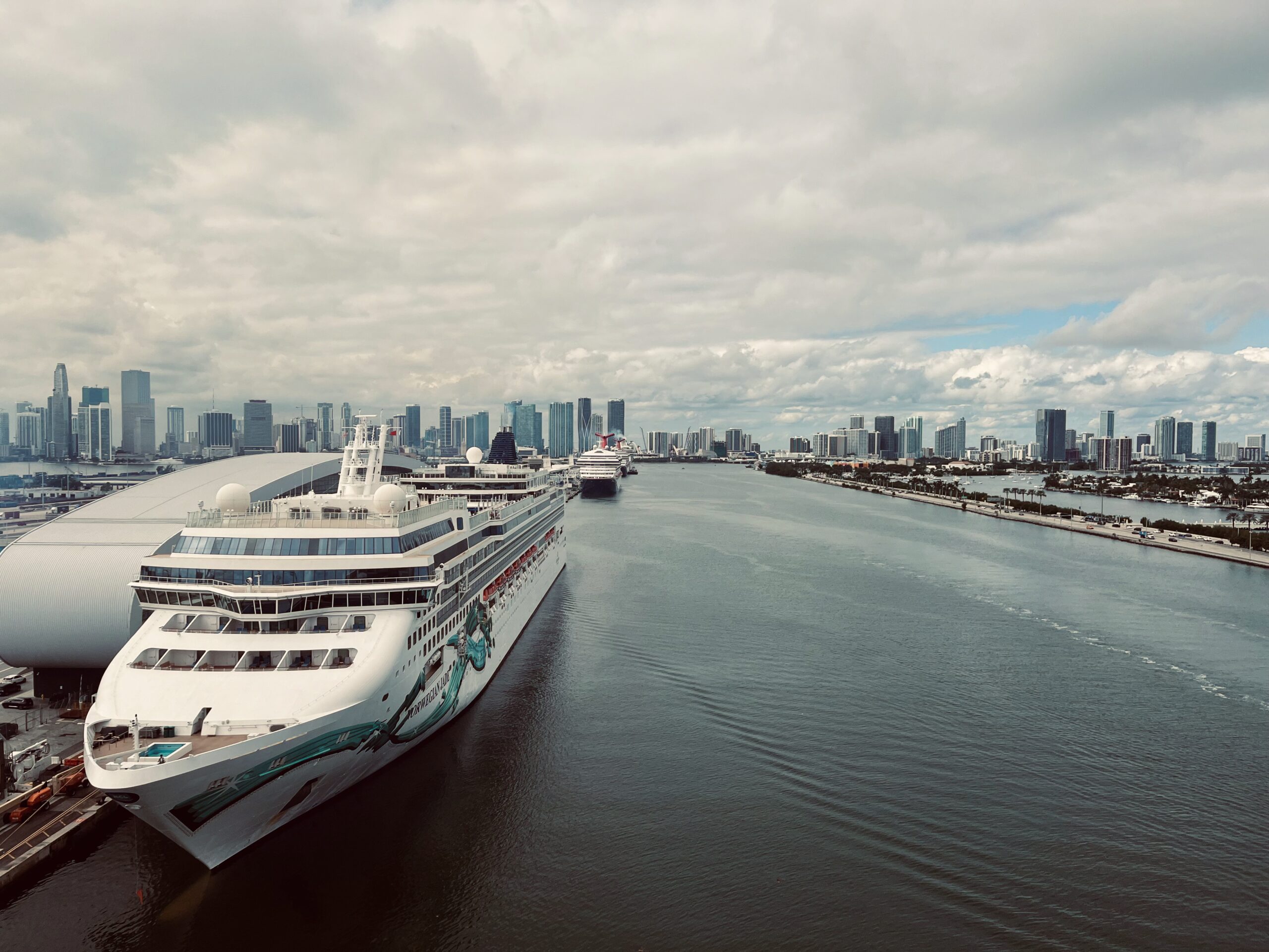 How Cruises Work                                    {from a Travel Agent}